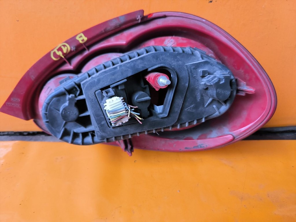 Toyota Aygo (AB10/AB20/AB30) Bal hátsó lámpa 3. kép