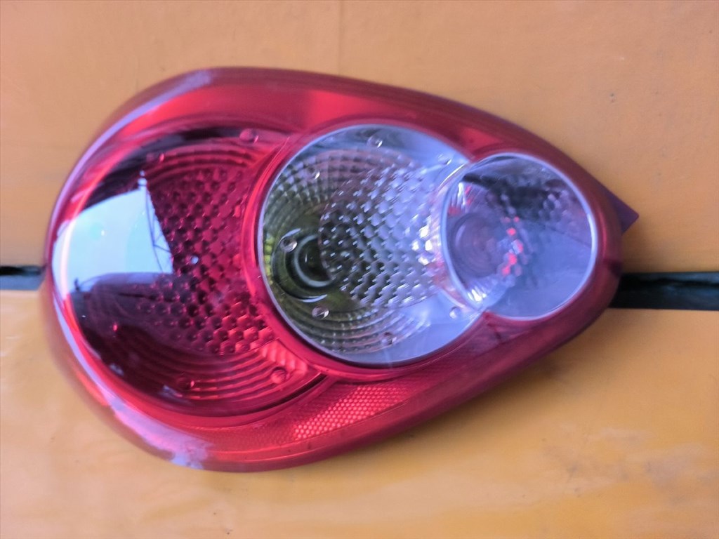 Toyota Aygo (AB10/AB20/AB30) Bal hátsó lámpa 5. kép