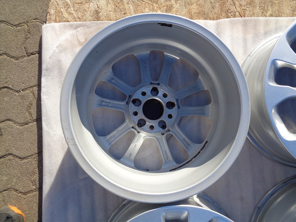 Mercedes Gyári alufelni 17-es, szenzorral szép állapotban eladó. 6. kép