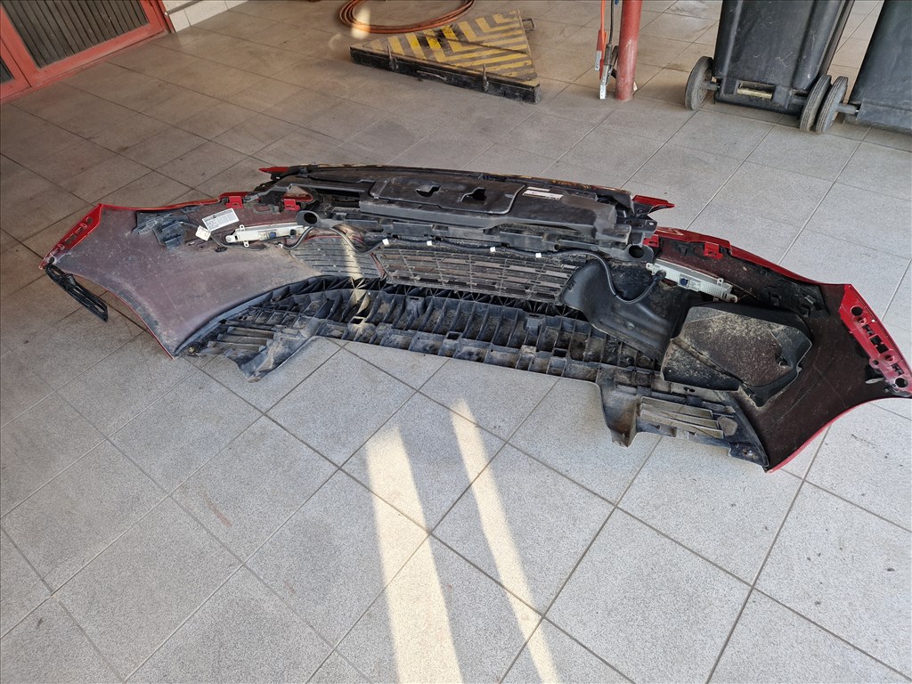 Peugeot 308 II Első lökhárító  3. kép