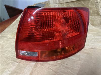 Audi A4 B7 kombi hátsó lámpa  8e9945096e