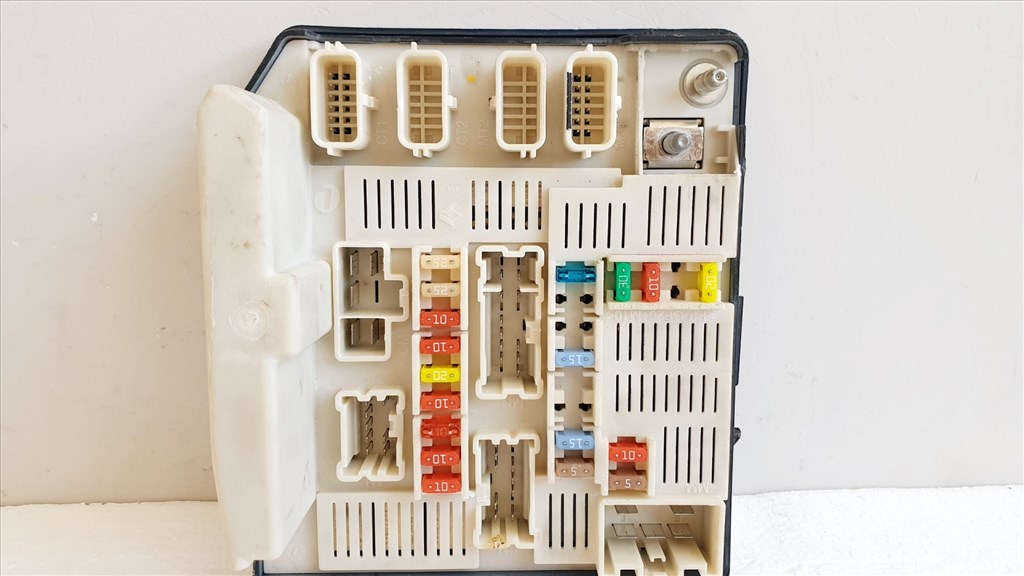 508447 Renault Megane 2, Biztosíték Tábla, 8200481866J, Külső. 1. kép