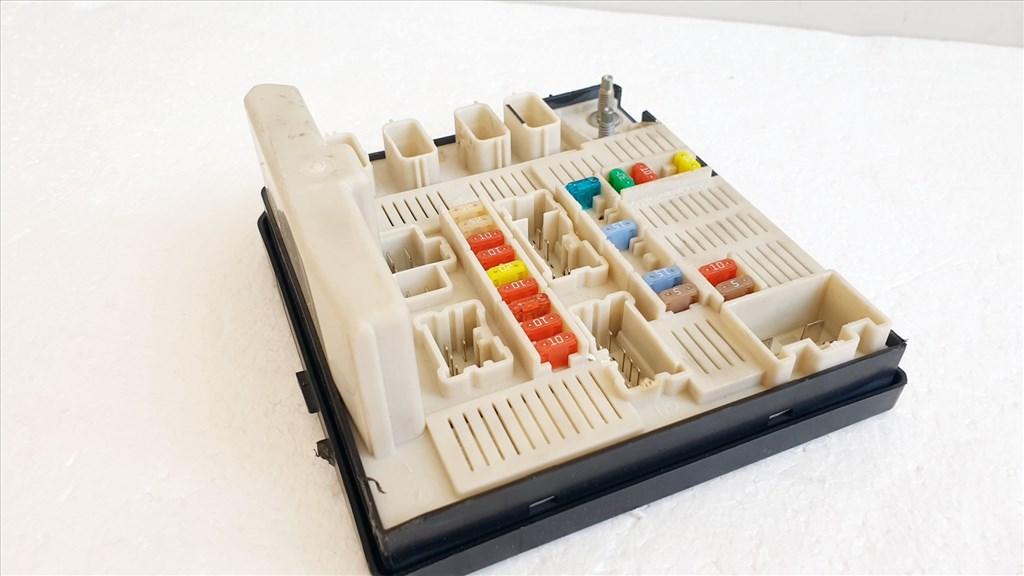 508447 Renault Megane 2, Biztosíték Tábla, 8200481866J, Külső. 2. kép