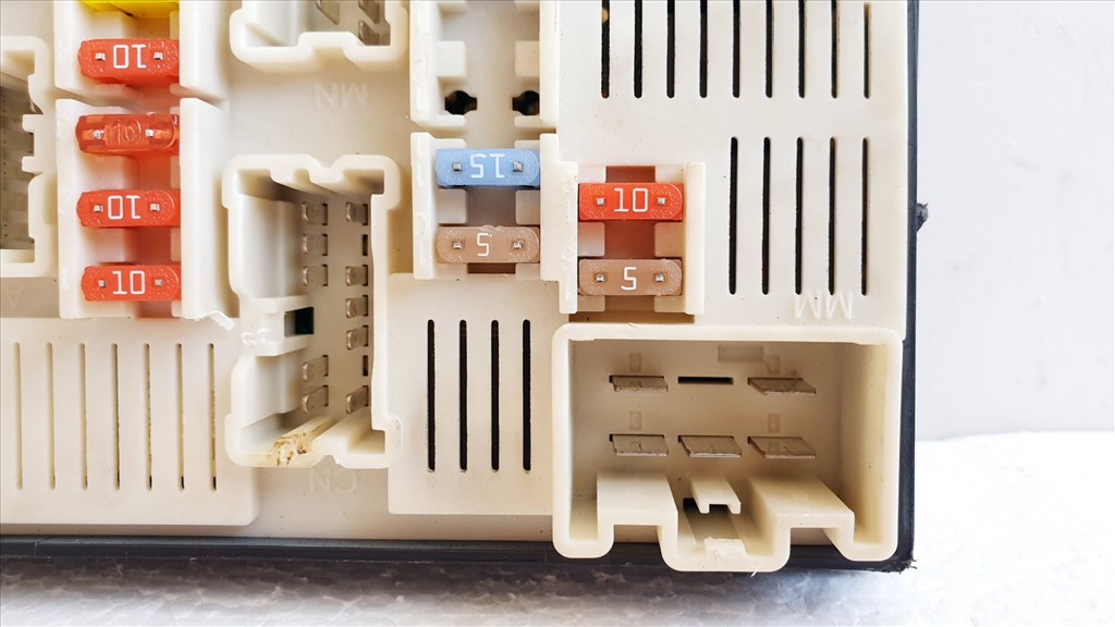 508447 Renault Megane 2, Biztosíték Tábla, 8200481866J, Külső. 5. kép