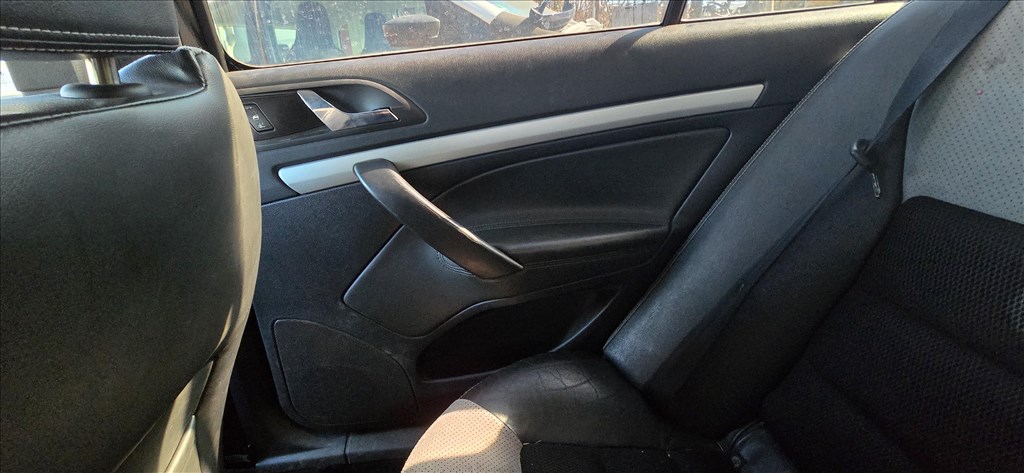 Skoda Octavia II Rs 2.0tfsi BWA bontott alkatrészei 16. kép