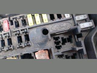 Ford Fiesta Mk6 Biztosítéktábla Motortér *125013* 8v5114b144ba