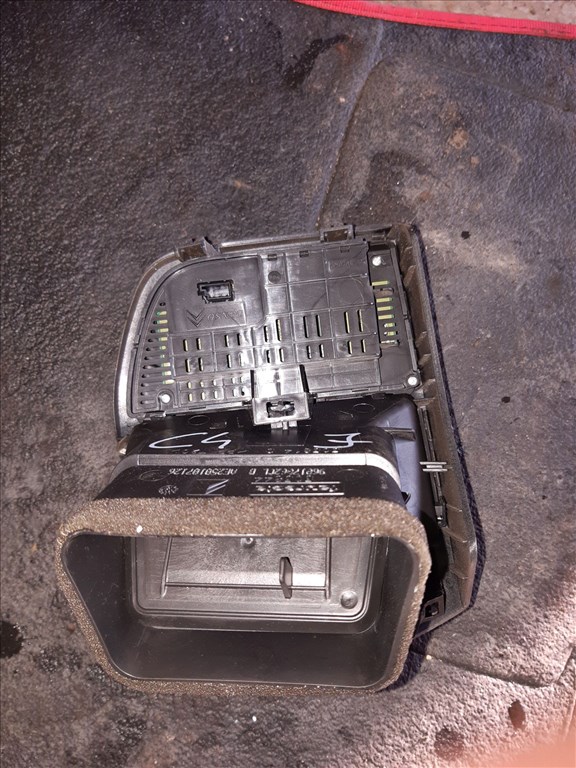 Citroen C4 Picasso Jobb Első Szellőző 9650868877-00 2. kép