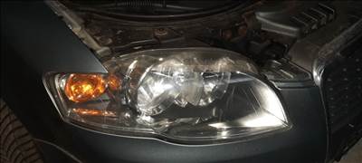 Audi A4 B7 jobb első halogén lámpa fényszóró 8e0941004