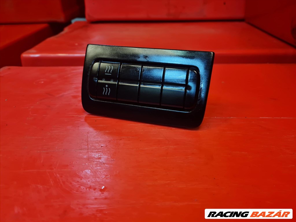 Mercedes Vito (2nd gen) W639 állófűtés kapcsoló  646980 1. kép