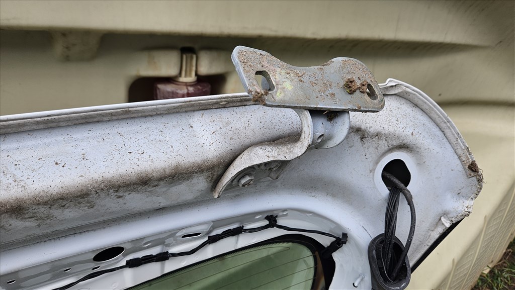 Opel Astra J 5 ajtós Csomagtérajtó  4. kép