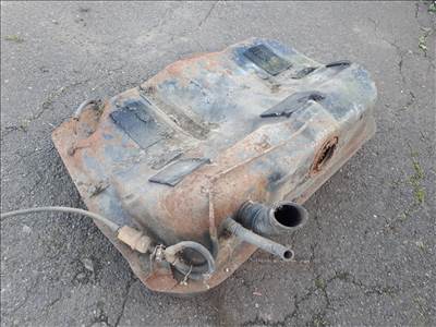 Mitsubishi Galant VI   1992    1800 GLS Turbodiesel üzemanyagtank 