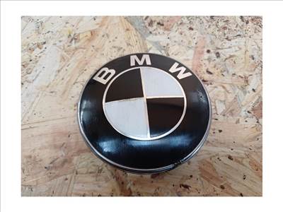 BMW 1 E81 E82  E87 (2005-2011) Motorháztető Embléma 