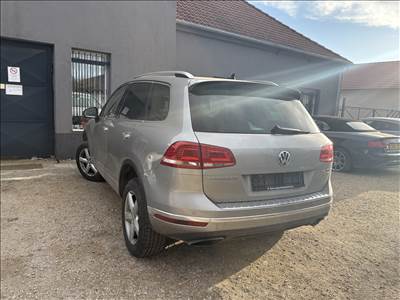 Volkswagen Touareg II bontott alkatrészei