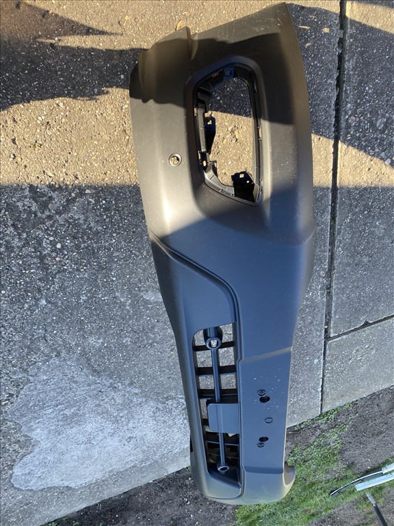 Ford Transit Mk8 Transit mk8 első lökhárító  6. kép