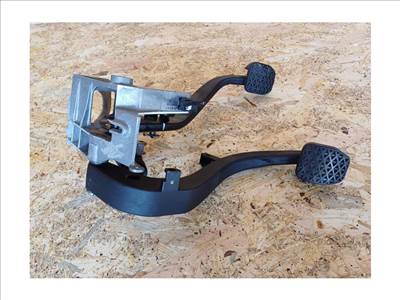 BMW 1 E81 E82  E87 (2005-2011) Pedálsor 