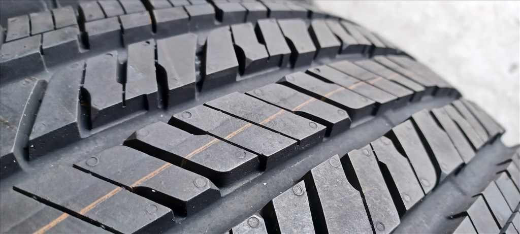 Új Bridgestone Dueler 255/70 R18 nyári gumik 110e./4db 2. kép