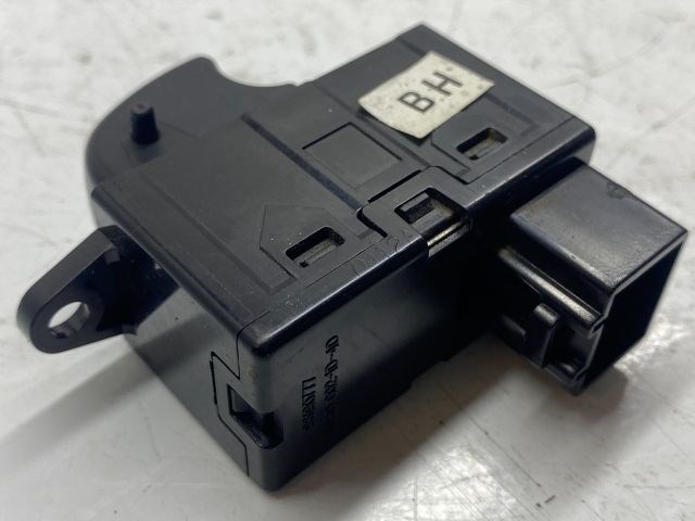 CHEVROLET TACUMA Jobb hátsó Ablakemelő Kapcsoló 7. kép