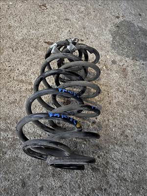 Toyota Yaris (XP90) Hátsó rugók 