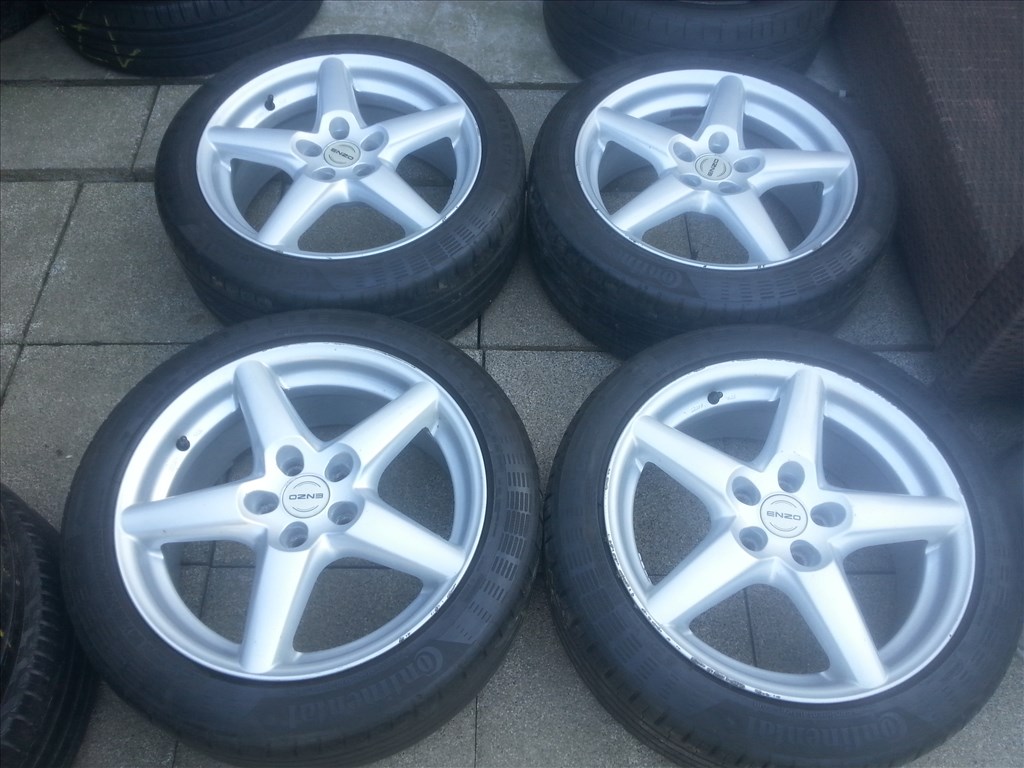  5x108 lyukosztású 17" Volvo/Ford alufelni, rajta 225/45 Continental nyári gumi  1. kép