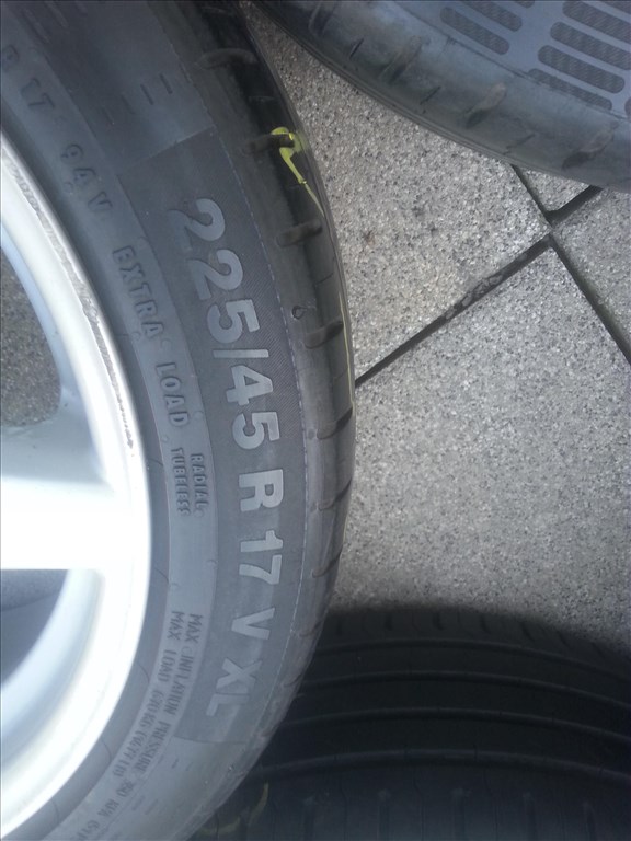  5x108 lyukosztású 17" Volvo/Ford alufelni, rajta 225/45 Continental nyári gumi  4. kép