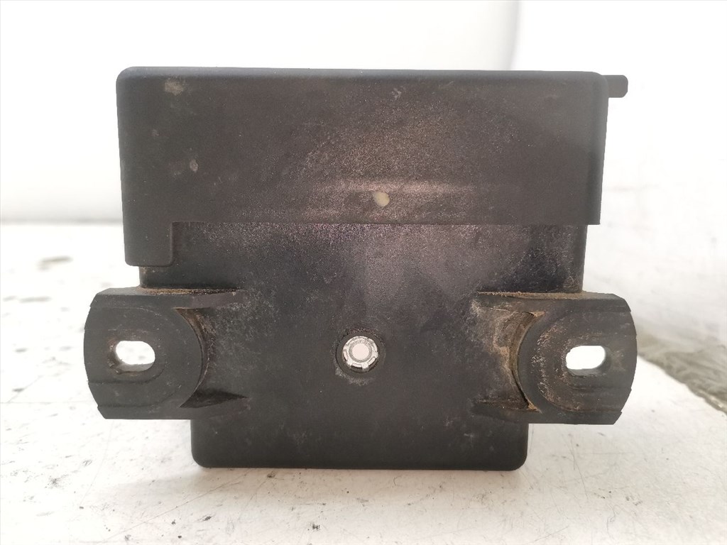 MERCEDES-BENZ C-CLASS (W202) C 220 D (202.121) Izzító Relé #34378# 0185457232 2. kép