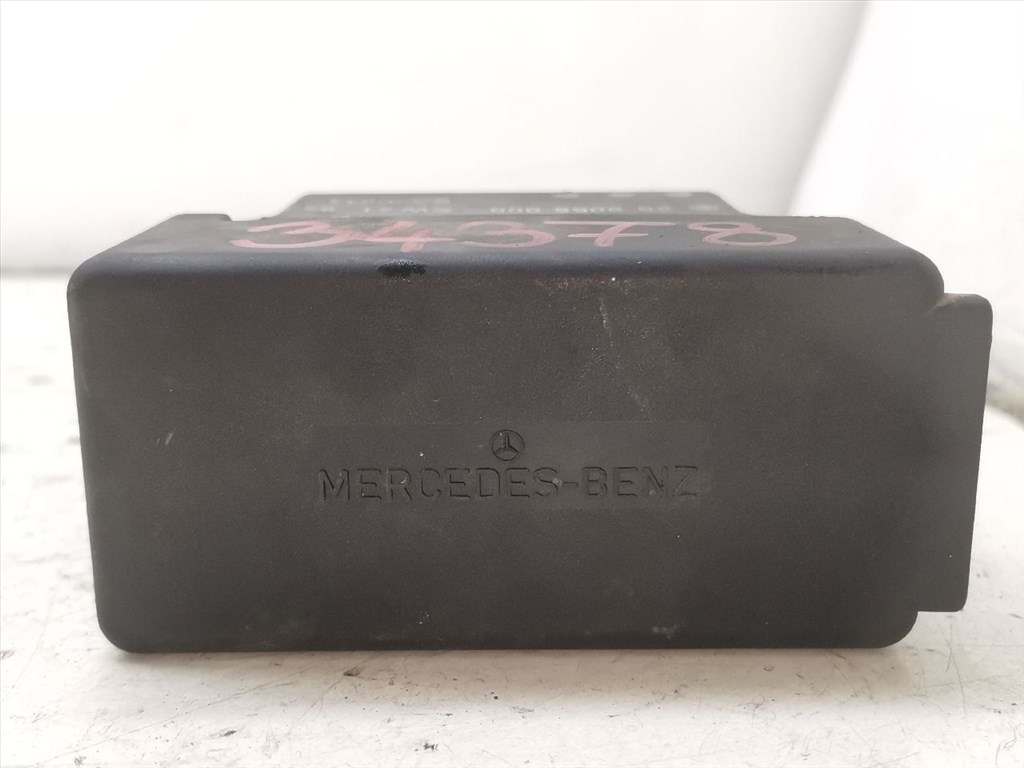 MERCEDES-BENZ C-CLASS (W202) C 220 D (202.121) Izzító Relé #34378# 0185457232 3. kép