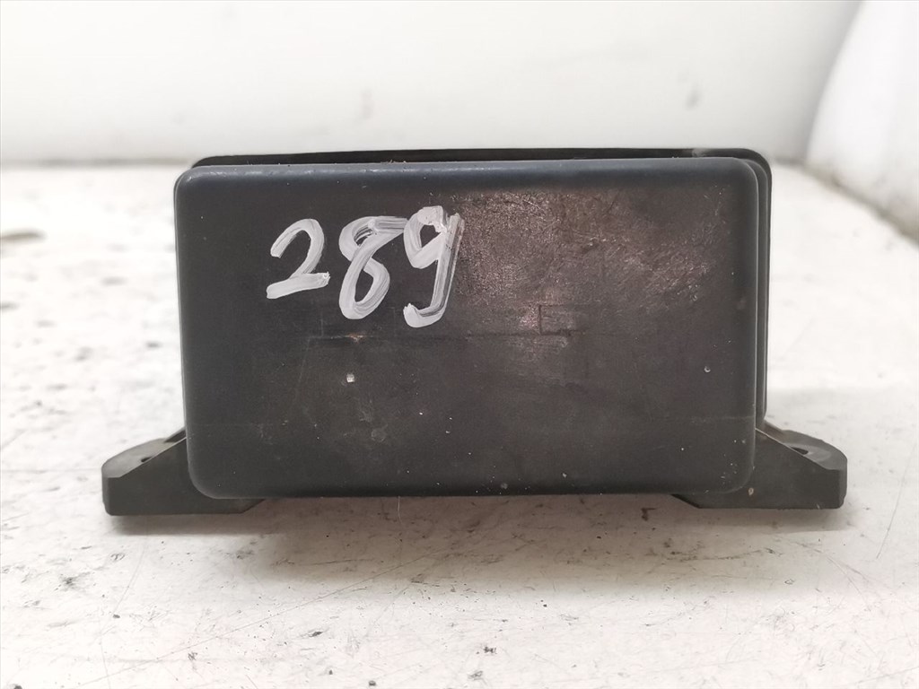 MERCEDES-BENZ C-CLASS (W202) C 220 D (202.121) Izzító Relé #34378# 0185457232 5. kép