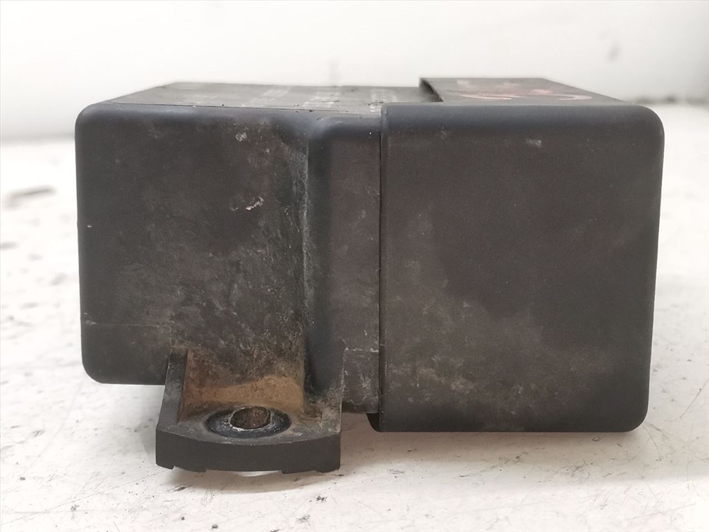 MERCEDES-BENZ C-CLASS (W202) C 220 D (202.121) Izzító Relé #34378# 0185457232 6. kép