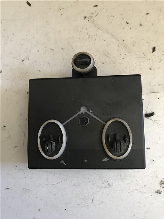 Audi A6 (C7 - 4G) J. hátsó ajtóvezérlő 4g8959795j 2. kép