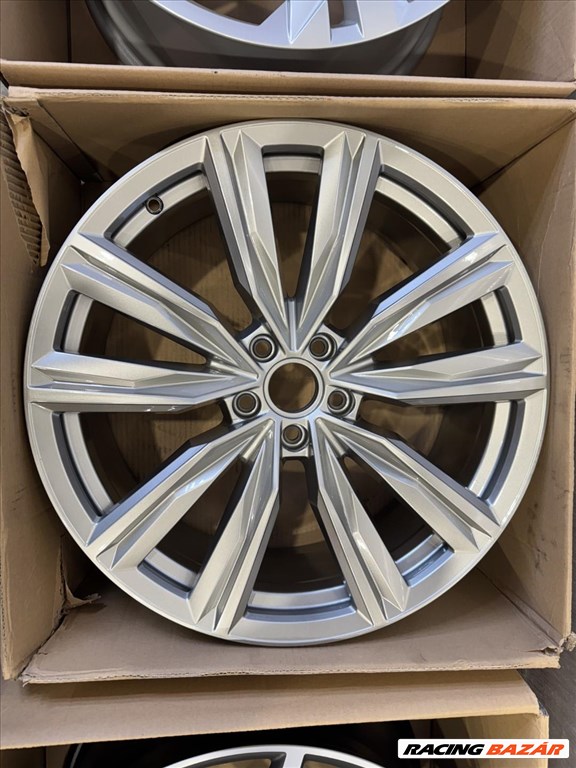 R20 Original Volkswagen 8J ET41 - 5NA 601 025H 5NA601025H 1db felni 1. kép