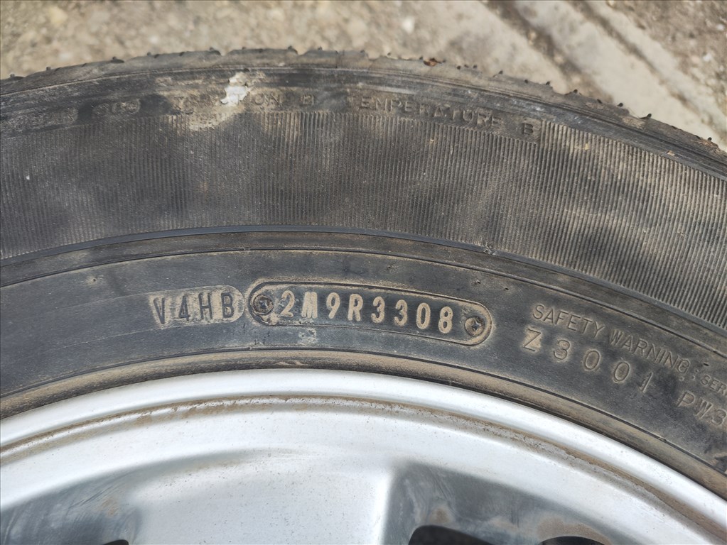 Daihatsu Terios (2nd gen) pótkerék  3. kép