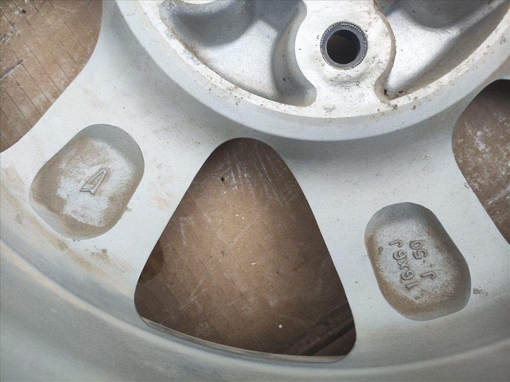 Daihatsu Terios (2nd gen) pótkerék  8. kép