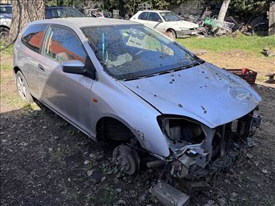 Honda Civic VII bontott alkatrészei