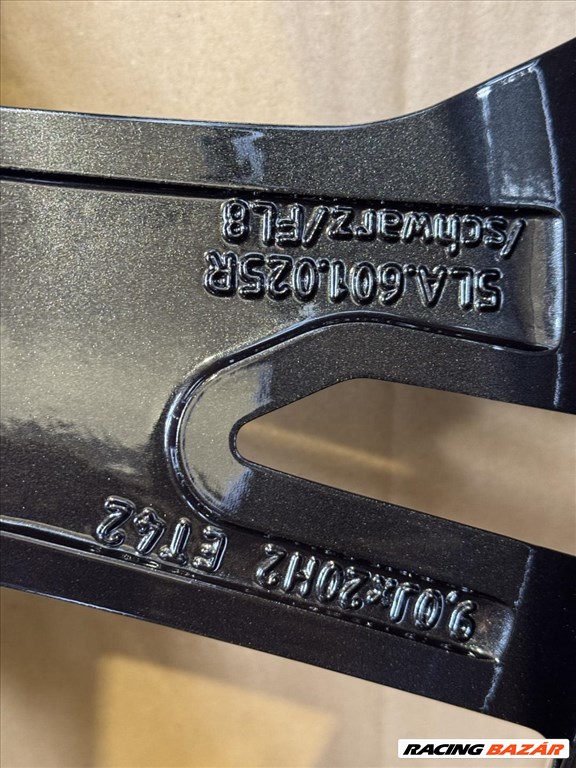 R20 Original Skoda 9J ET42 - 5LA 601 025BK 5LA601025BK 1db felni 6. kép