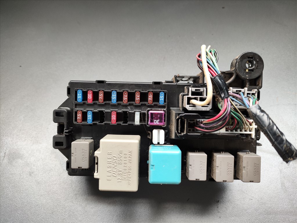 Daihatsu Terios (2nd gen) 1.5 4WD utastér biztosítéktábla  85980b1010 3. kép