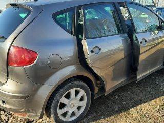 SEAT ALTEA (5P1) Jobb hátsó Dobbetét (Kerékjárati, Műanyag)