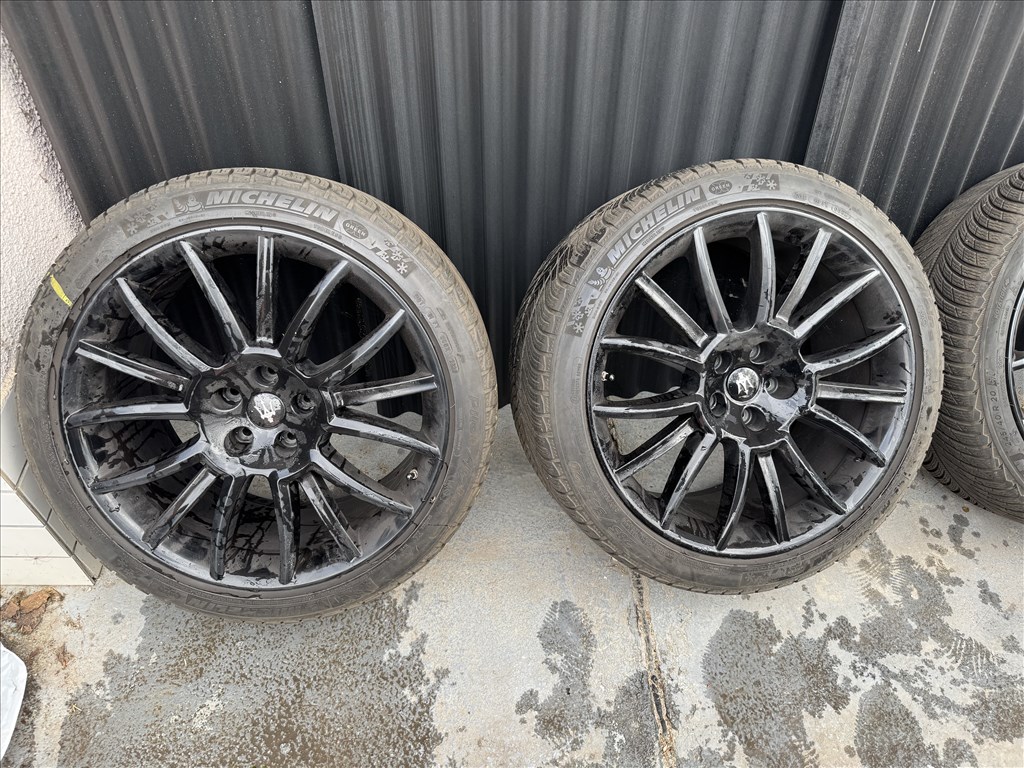  Maserati Ghibli, Quattroporte, Granturismo és Grancabrio gyári felni és gumi szett 4. kép