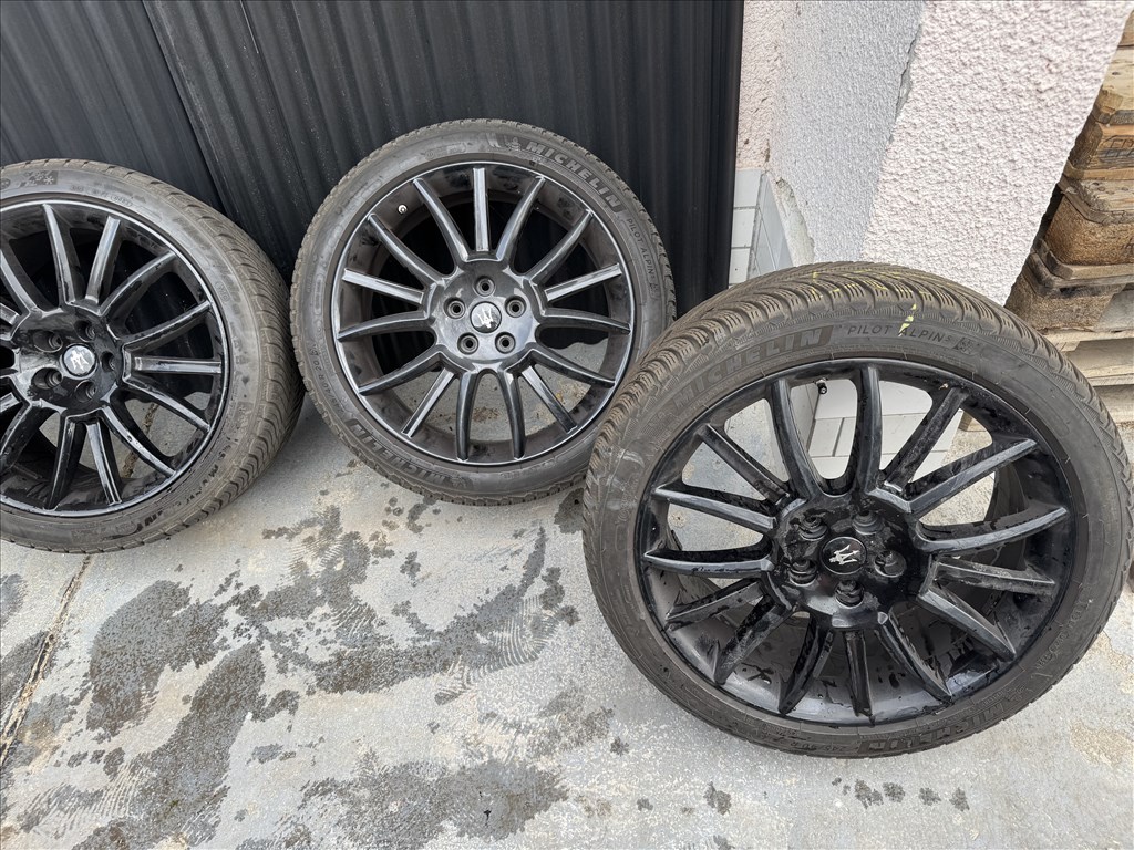  Maserati Ghibli, Quattroporte, Granturismo és Grancabrio gyári felni és gumi szett 5. kép