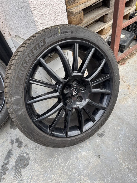  Maserati Ghibli, Quattroporte, Granturismo és Grancabrio gyári felni és gumi szett 6. kép