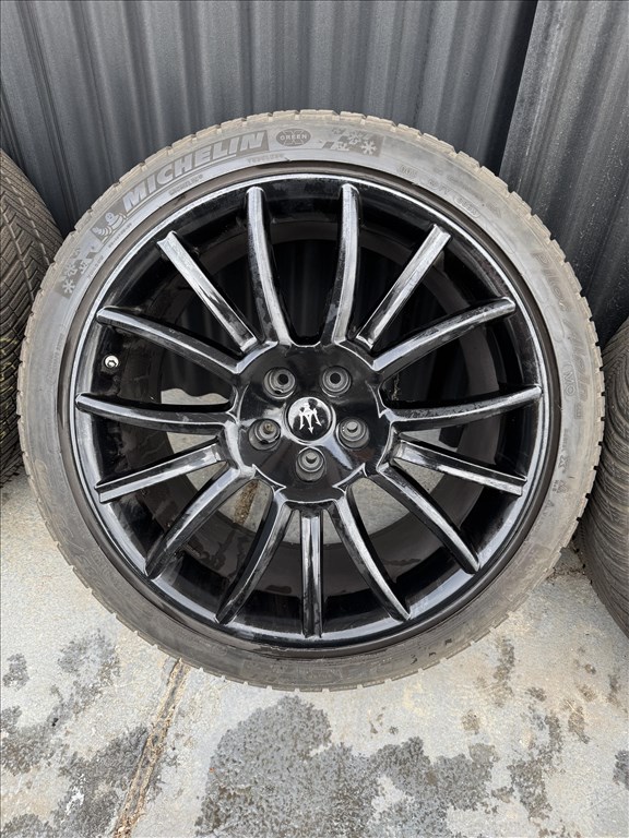  Maserati Ghibli, Quattroporte, Granturismo és Grancabrio gyári felni és gumi szett 7. kép