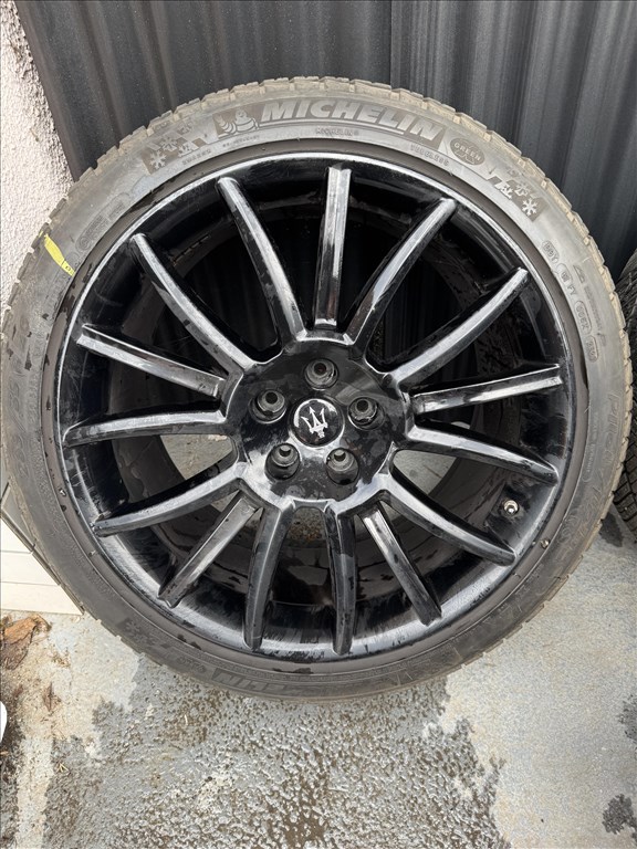  Maserati Ghibli, Quattroporte, Granturismo és Grancabrio gyári felni és gumi szett 8. kép