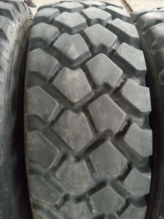 használt 365 85 R20 Michelin xzl 365 85 r20 365 85r20 365 85r20 365 85 6. kép