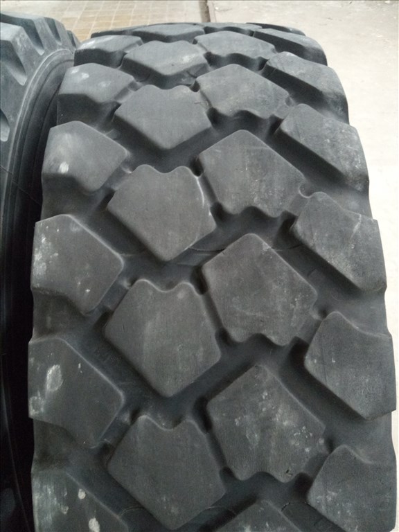 használt 365 85 R20 Michelin xzl 365 85 r20 365 85r20 365 85r20 365 85 8. kép
