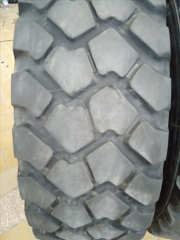 használt 365 85 R20 Michelin xzl 365 85 r20 365 85r20 365 85r20 365 85 11. kép