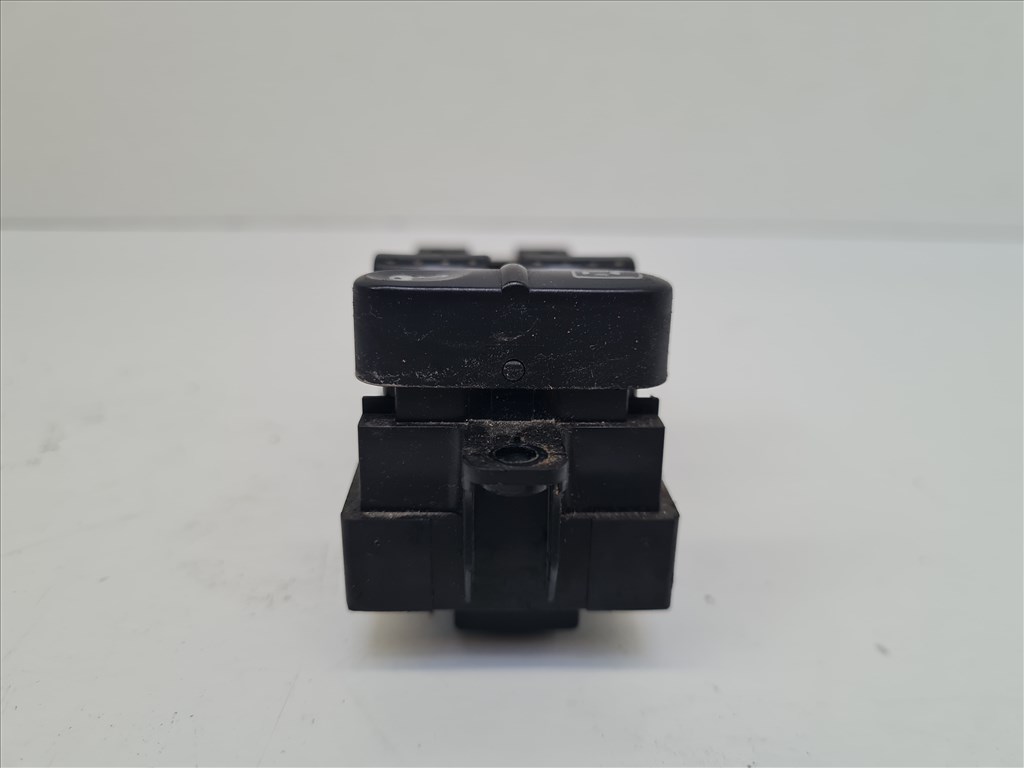 Volkswagen Golf IV kettes ablakemelő gomb (17438) 1j3959857b 3. kép