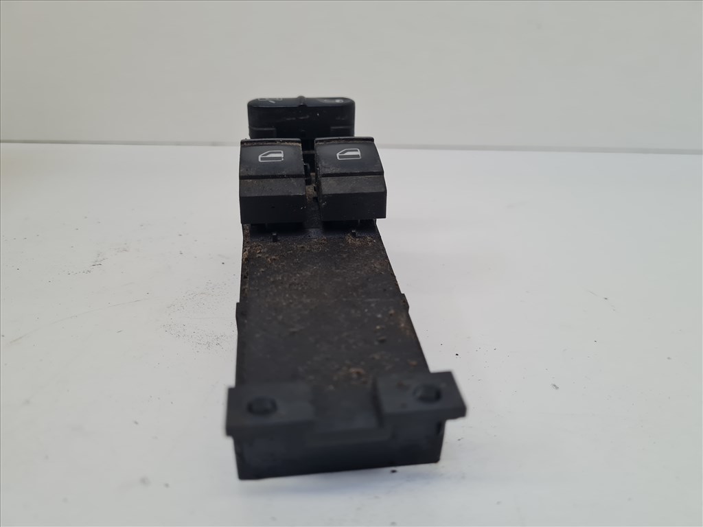 Volkswagen Golf IV kettes ablakemelő gomb (17438) 1j3959857b 5. kép