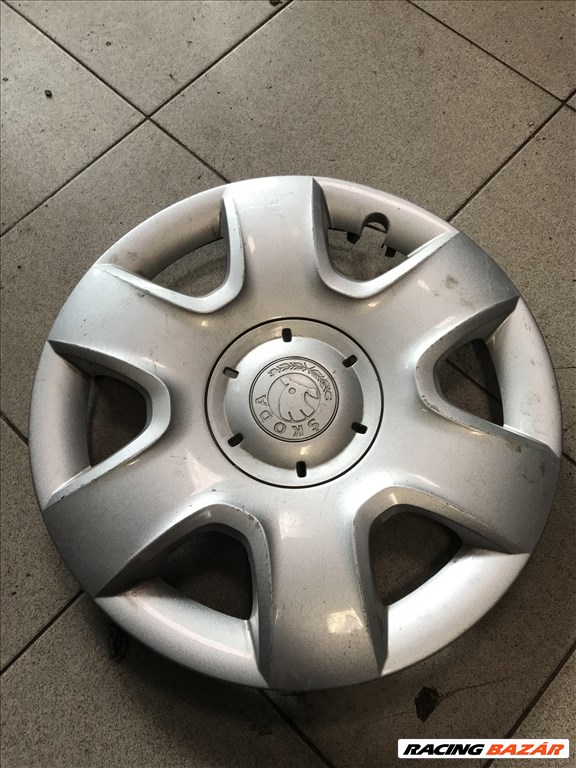 Skoda Fabia II R15 dísztárcsa  5j0601147c 3. kép