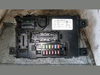 Fiat Grande Punto Biztosítéktábla Utastér *132457* fiat-00517986150 28106881