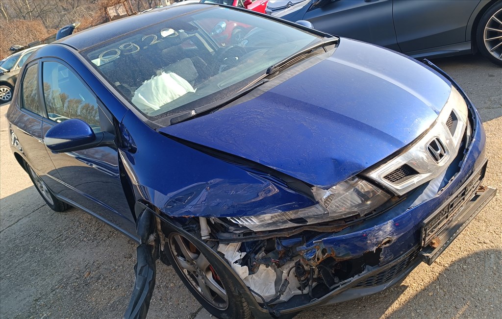 Honda Civic VIII 1.8 R18A2  2010 103 KW 140 LE EXECUTIBE NAVI bontott alkatrészei 4. kép