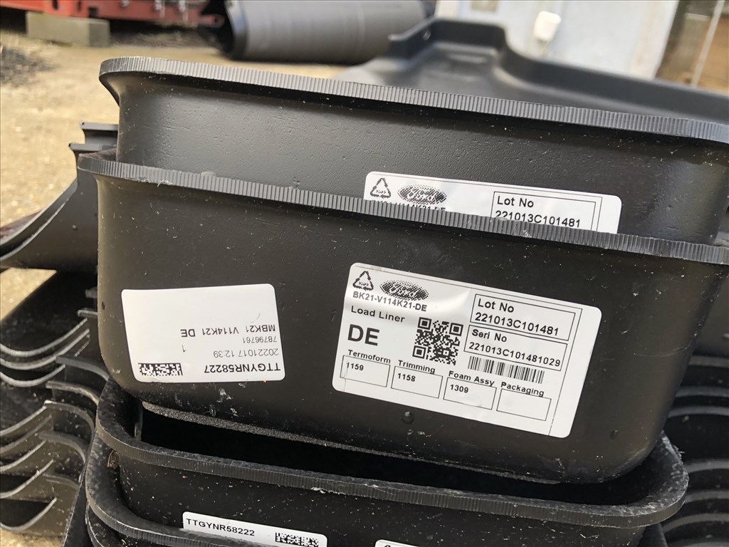 Ford Transit Custom L2 gyári raktérpadló 2. kép